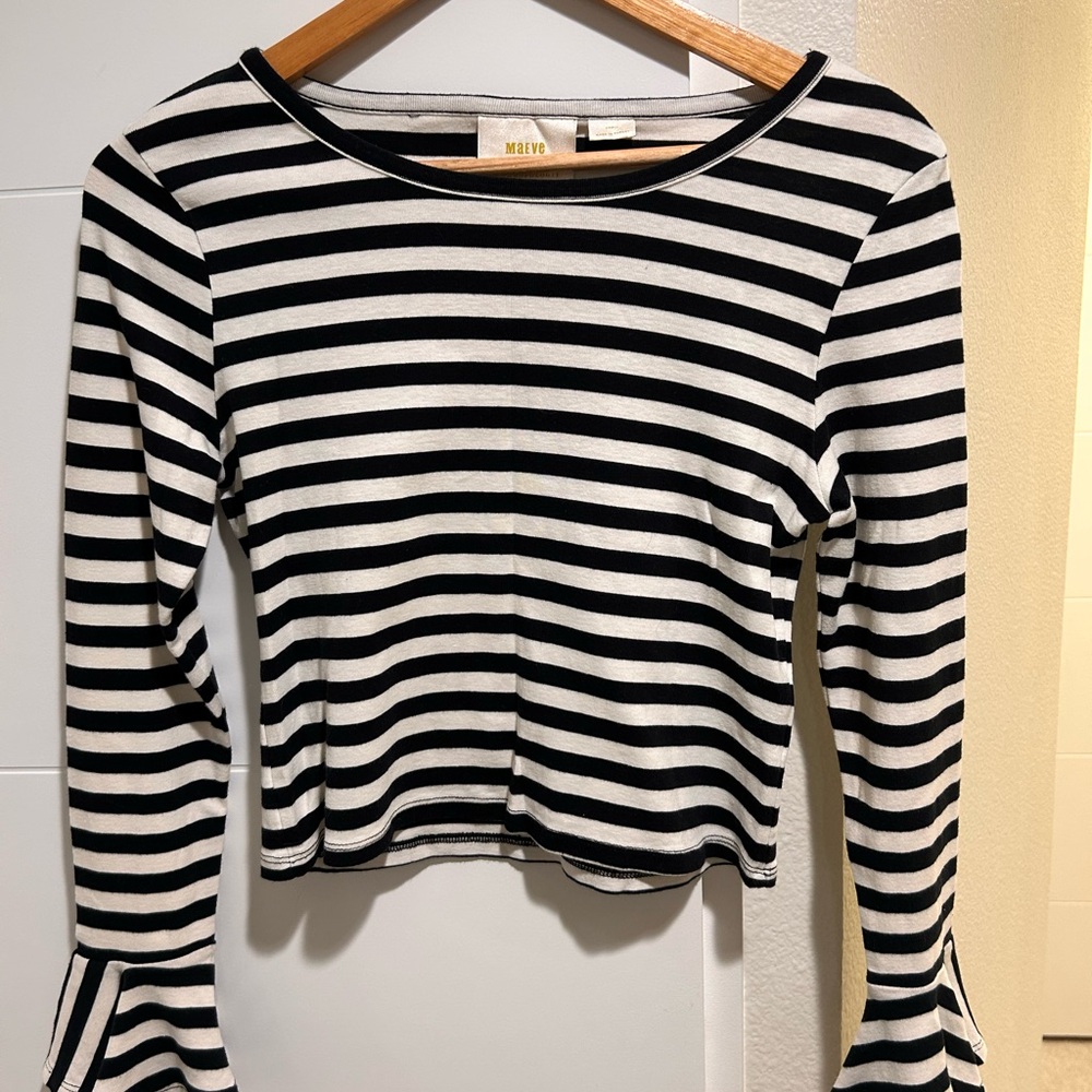 Maeve by Anthropologie Striped Black and White Bell Sleeves Women's Top
(B5)